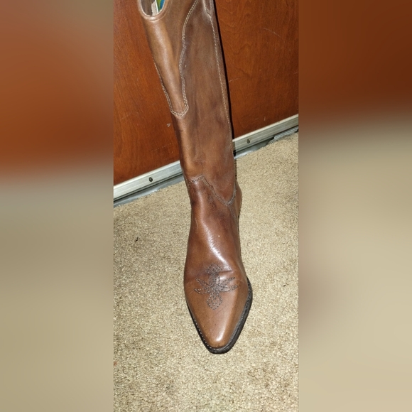 Cowboy boots - Picture 1 of 5